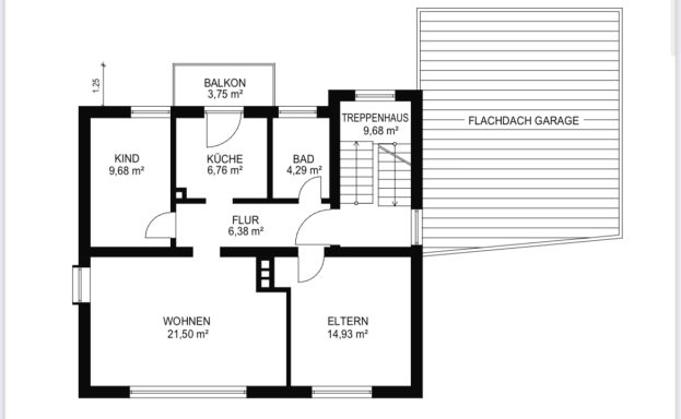 Grundriss eines Hauses mit Wohnräumen, Küche, Bad und einem kleinen Nebenraum.